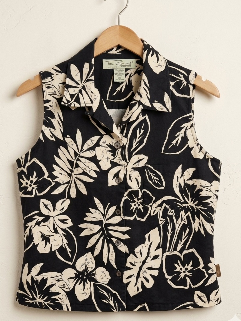 Vintage Tori Richard Black & Cream Tropical Sleeveless Button-Front Blouse